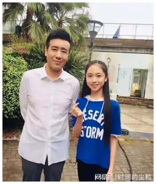 演戲20年卻因蹦迪走紅，鬧緋聞女兒險自殺，於和偉現實是什麼樣的