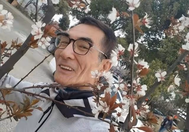 香港知名男星驚喜復出!演癌症病人身材消瘦,昔日御用惡人變慈父