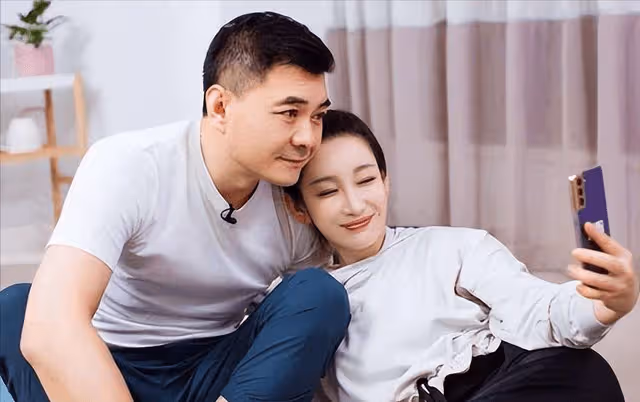 「幸福妻子」秦海璐，產子不足百天後被趕去拍戲，王新軍有苦難言