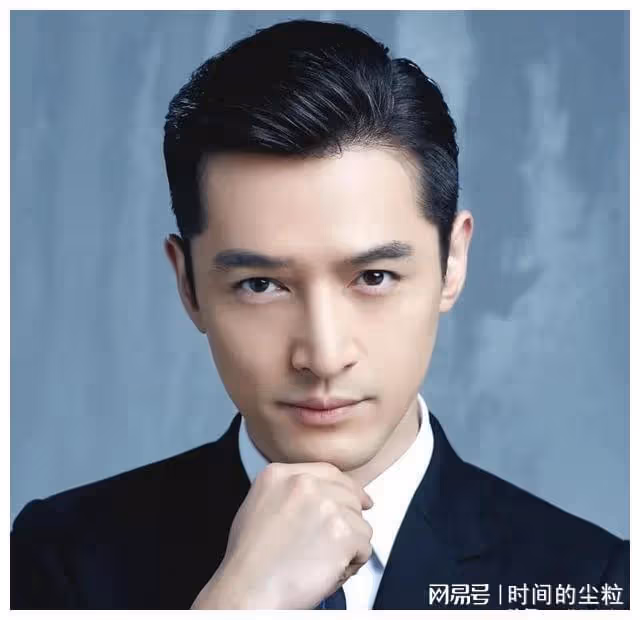 胡歌90後妻子正面照大曝光!長相普通似路人,陪伴他工作已近8年