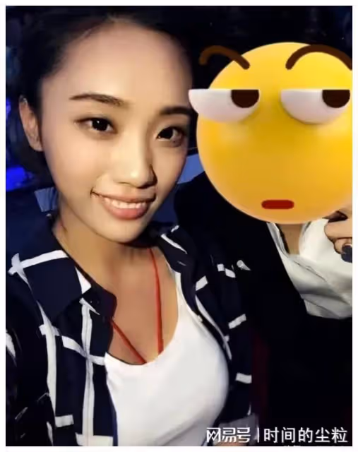 胡歌90後妻子正面照大曝光!長相普通似路人,陪伴他工作已近8年