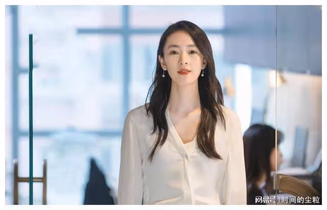 童瑤:被張默暴打後5年無戲可拍,嫁大17歲富商男友,終獲幸福