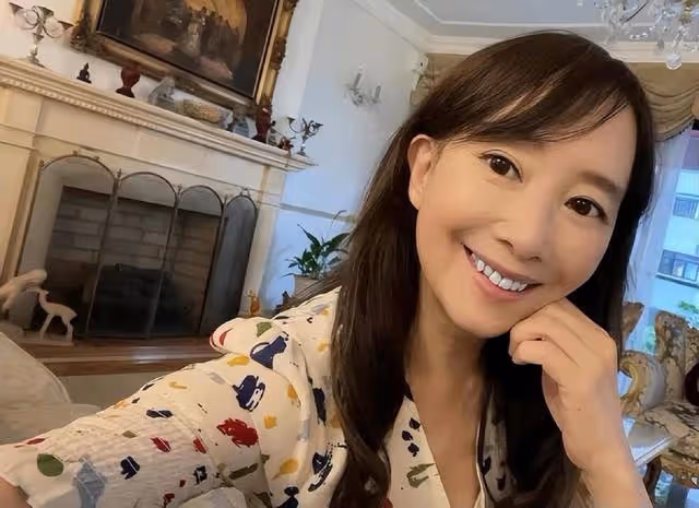 美女兒媳產女!香港知名玉女歌手升級做婆婆,嫁日本人連生仨兒子