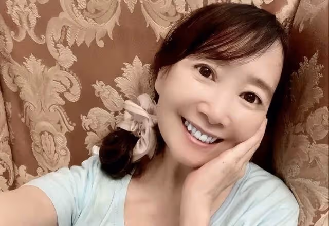 美女兒媳產女!香港知名玉女歌手升級做婆婆,嫁日本人連生仨兒子