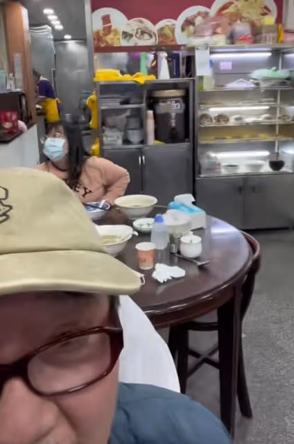 300一碗天價面!李立群吐槽太貴,卻被店家嘲諷,吃不起不要吃!