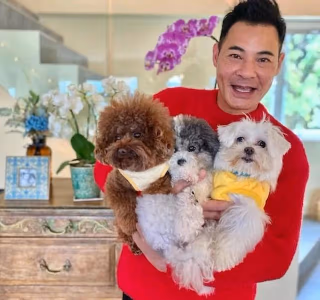 養狗為樂！TVB男星與太太婚後生活滋潤，共識不生育把狗狗當孩子