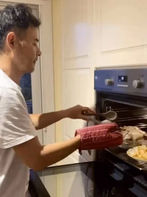 養狗為樂！TVB男星與太太婚後生活滋潤，共識不生育把狗狗當孩子