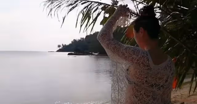 陳茵媺沙灘遊玩大曬好身材,陳豪抗拒再以夫妻檔拍攝劇集