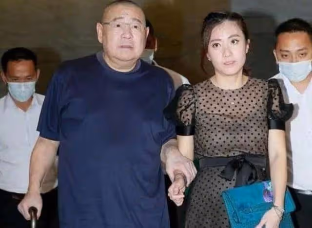 劉鑾雄拍賣包包戰績很好，原來普通人努力一下也能買得起愛馬仕