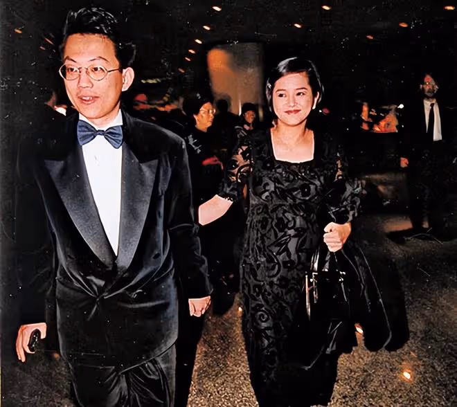一代女神葉蘊儀現身小店,素顏出鏡變化大,豪門夢碎後獨自養倆娃