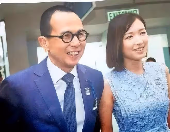 30歲郭嘉文變成熟穩重了，離開李澤楷之後收穫更自由的生活