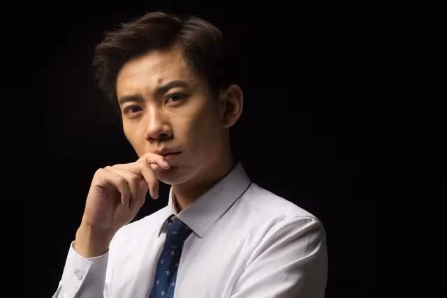 我22歲,大學畢業帶男友回老家,他一臉嫌棄地說:你家怎麼這麼窮