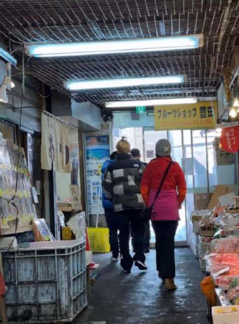 關曉彤鹿晗再合體,高調穿情侶裝超般配,女方皮衣搶鏡是鹿晗的