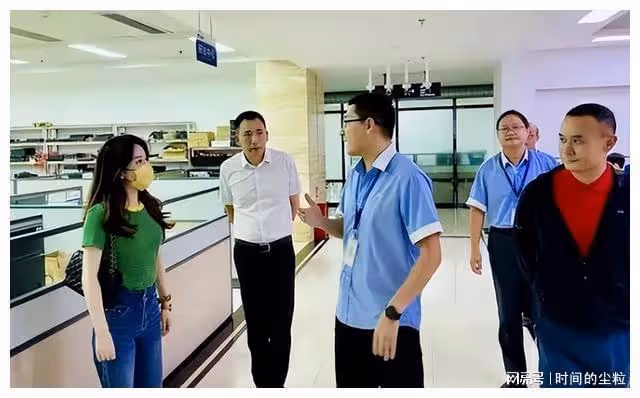 揚州戴璐副廳長，面容酷似明星陳數，是新世紀知識女性的典範