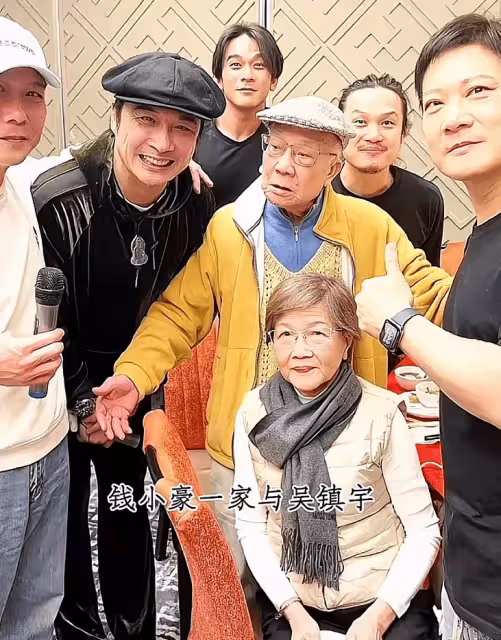 錢小豪兄弟與吳鎮宇新春團拜,丘倩鳴凍齡氣質佳,湯盈盈疑懷三胎