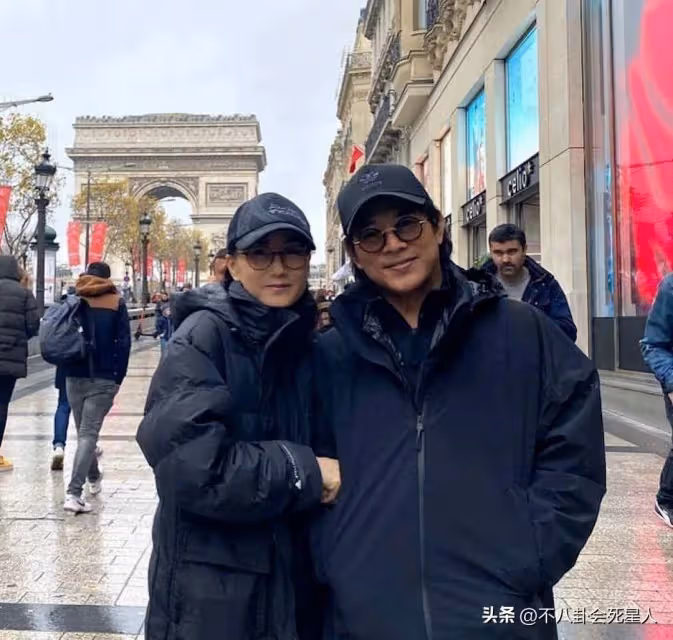 結婚幾十年恩愛如初!把「財產全交給妻子」的5位男星 個個身家過億「妻子都不簡單」:讓人羨慕