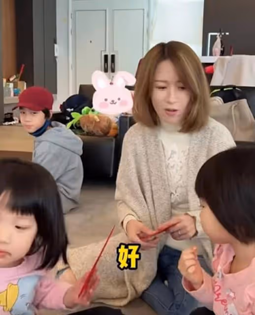 前TVB女神現身王祖藍家中,曝光其海景豪宅,價值超一億元