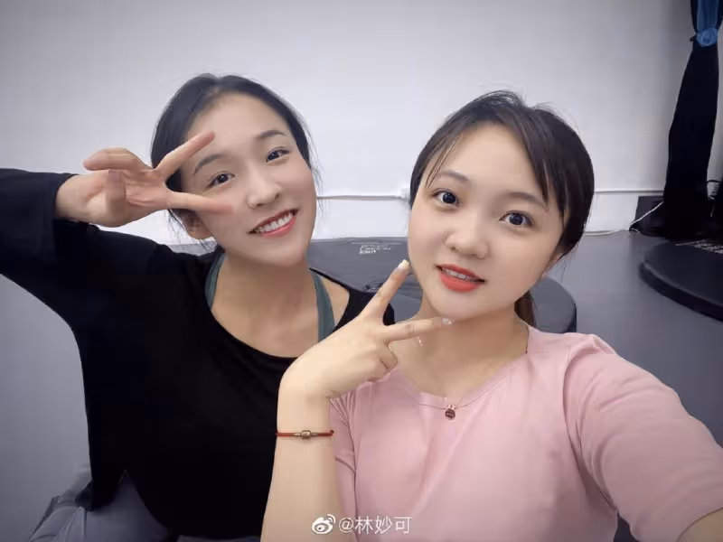 23歲林妙可久違曬近照，挑戰空中瑜伽身姿優雅，瘦了一大圈更美了