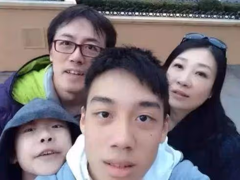 張宇將重返歌壇！承認三年前選擇隱退「與嗓子有關」，罕見談及妻子結束「單身」，網友：想聽宇哥唱歌