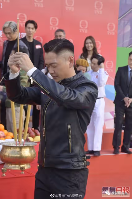 張振朗撞爆頭後首現身!找整容醫生縫針堅稱純天然