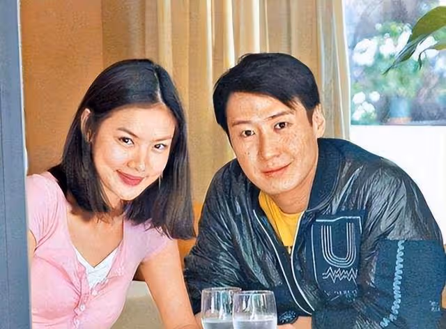 她與黎明離婚多年,卻依然少女味十足,現任丈夫讓她重拾婚姻信心