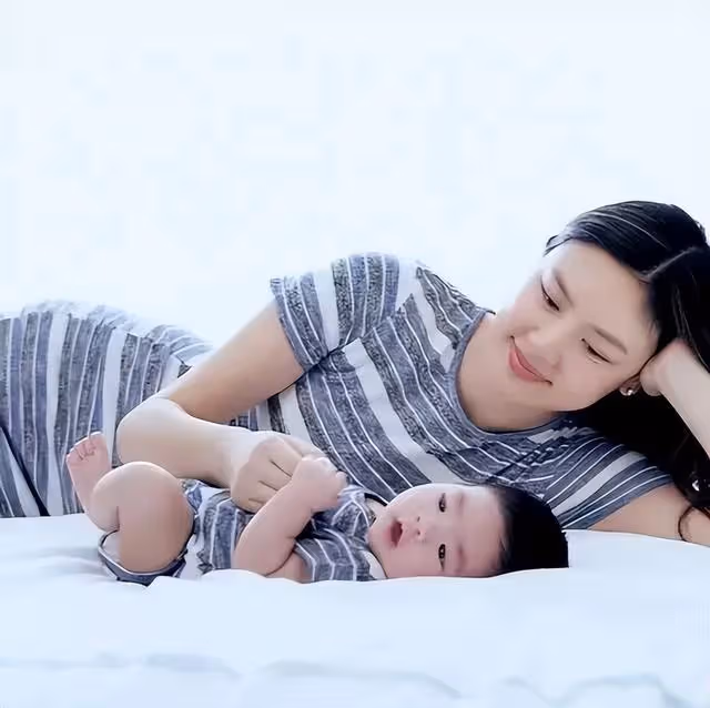 她與黎明離婚多年,卻依然少女味十足,現任丈夫讓她重拾婚姻信心