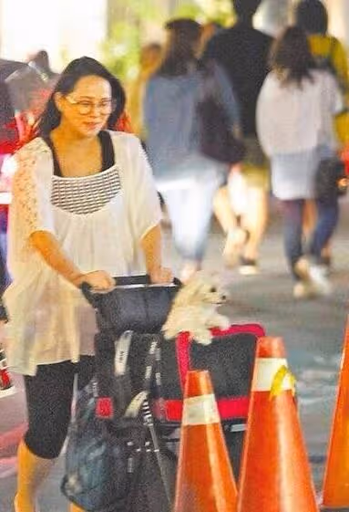 伊能靜春節帶小米粒回台北探親,女兒越來越漂亮,85歲母親好年輕