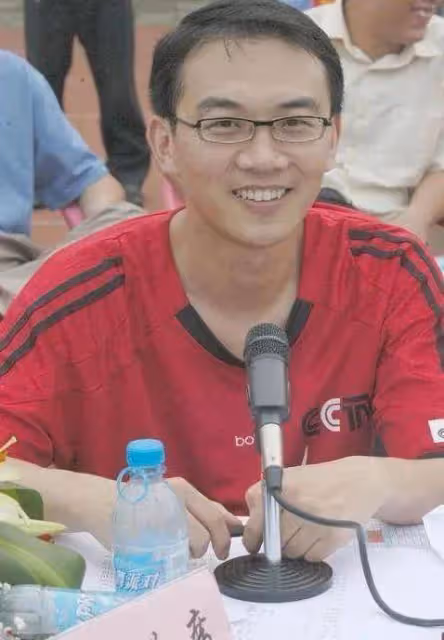 郎永淳:52歲仍直播賣酒疑缺錢,妻子患癌症需要很多錢網友能理解