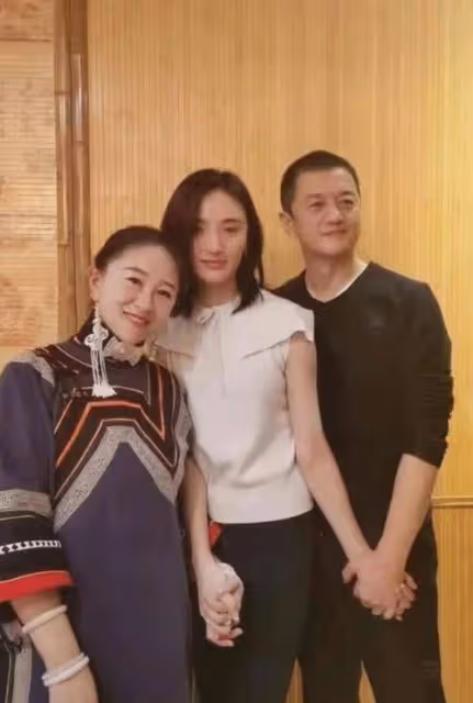李亞鵬:天天曬小女兒,開懷大笑像初婚,52歲欲再生兒子穩固家庭