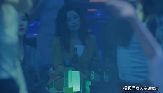 《打開生活的正確方式》冬曉與夜店的格格不入,揭開了姐弟戀的弊端