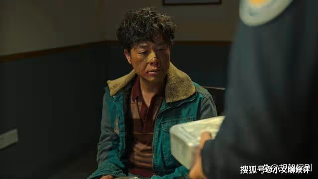 再看《狂飆》才懂,孟鈺的三套愛馬仕,是對安欣苦熬20年最大諷刺