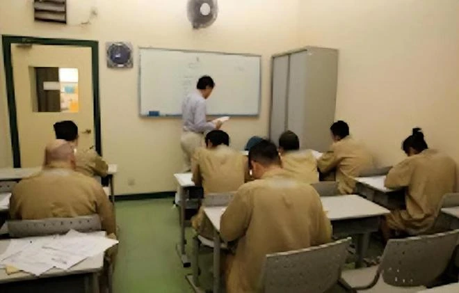 洗米華監獄生活曝光:每天製作麵包和木工,12年後才能申請出獄