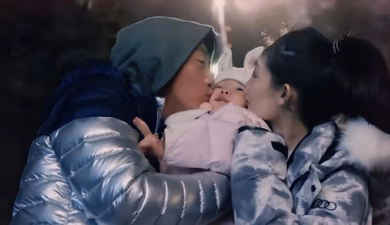 苗苗探班鄭愷,竟帶著媽媽和妹妹一起,鄭愷小姨子是要進娛樂圈?