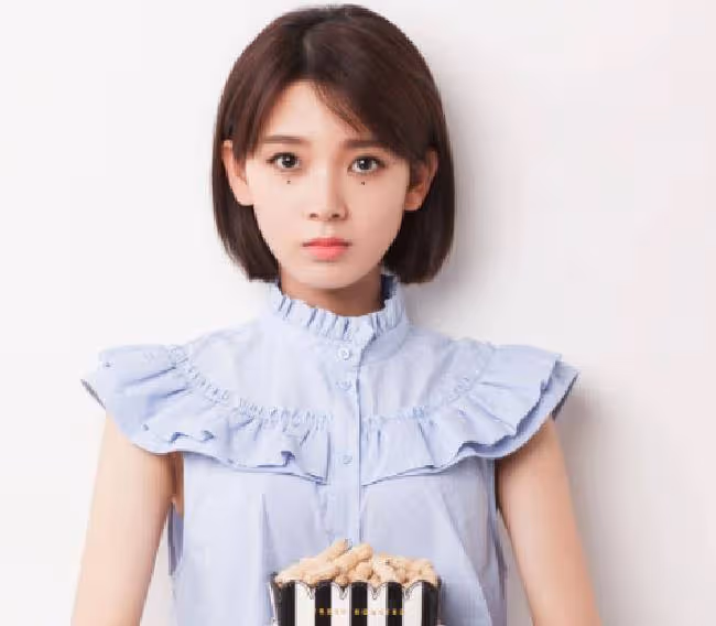 長著一張蘿莉臉，卻有170的身高，顏值演技都有為何始終不火？