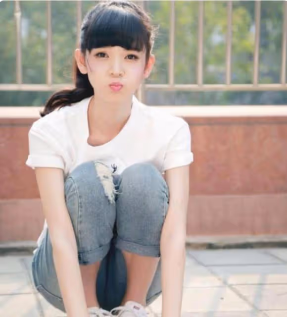 長著一張蘿莉臉，卻有170的身高，顏值演技都有為何始終不火？
