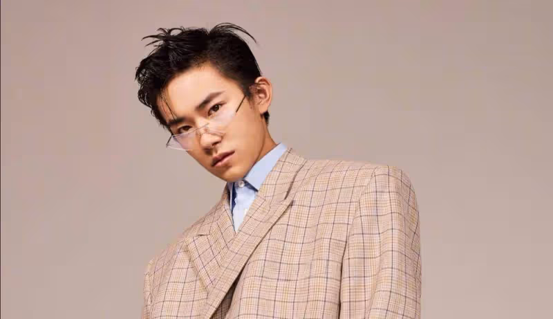 吳京喜歡他，朱媛媛誇他，曾被全國嘲笑的他，憑什麼能紅？