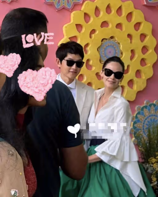 宋仲基老婆孕肚照曝光，挺孕肚與老公參加婚禮，腹部隆起孕相明顯