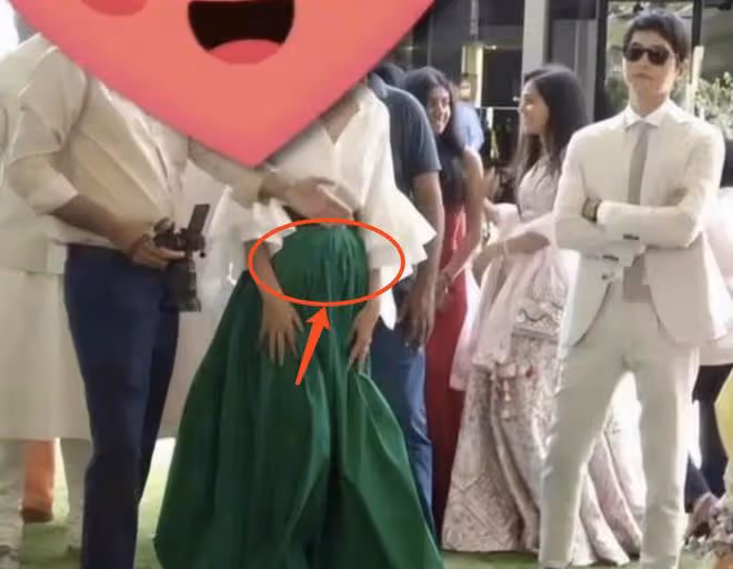 宋仲基老婆孕肚照曝光，挺孕肚與老公參加婚禮，腹部隆起孕相明顯