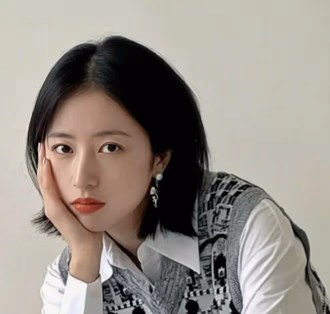撒貝寧全家福曝光!親妹撒貝娜貌美似女星,混血龍鳳胎正臉超可愛