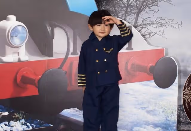 TVB最帥童星將退出演藝圈!入讀初中身形變壯實,望成冰壺運動員