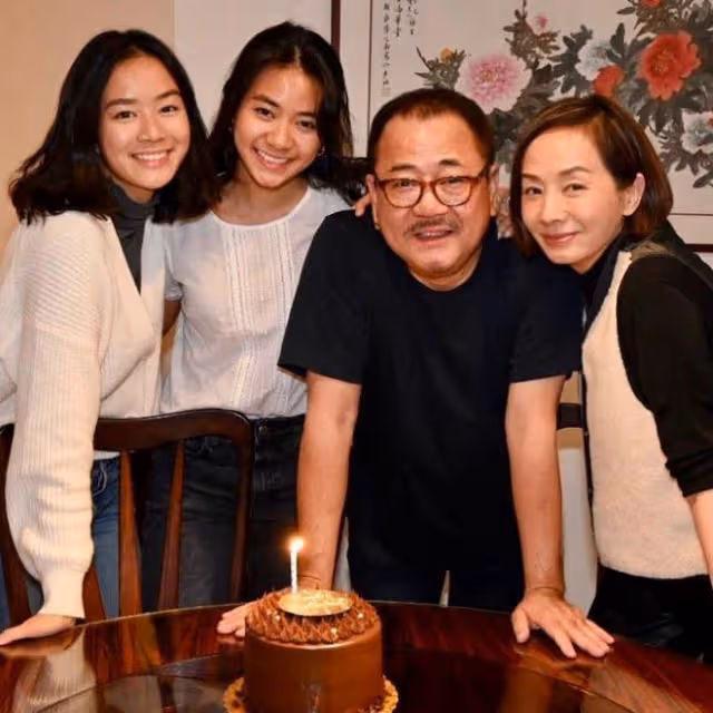 張國榮前女友罕曬健身照,大汗淋漓頭髮凌亂,63歲素顏皮膚仍緊緻