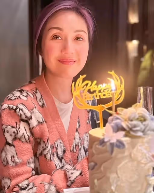 楊千嬅49歲生日會!丁子峻攜妻子出席,51歲仍帥氣像堂弟丁子高