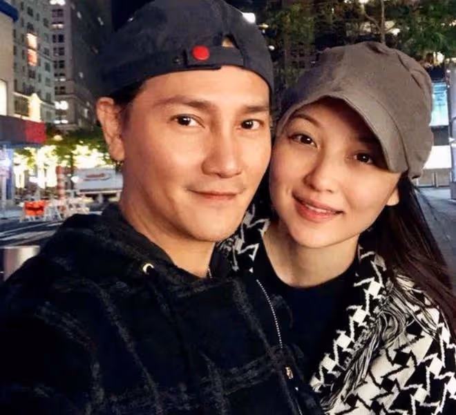 楊千嬅49歲生日會!丁子峻攜妻子出席,51歲仍帥氣像堂弟丁子高