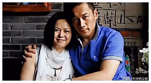 標題1:唐歌和丁海峰結婚多年,理智和不糾纏是她婚姻穩定的秘訣