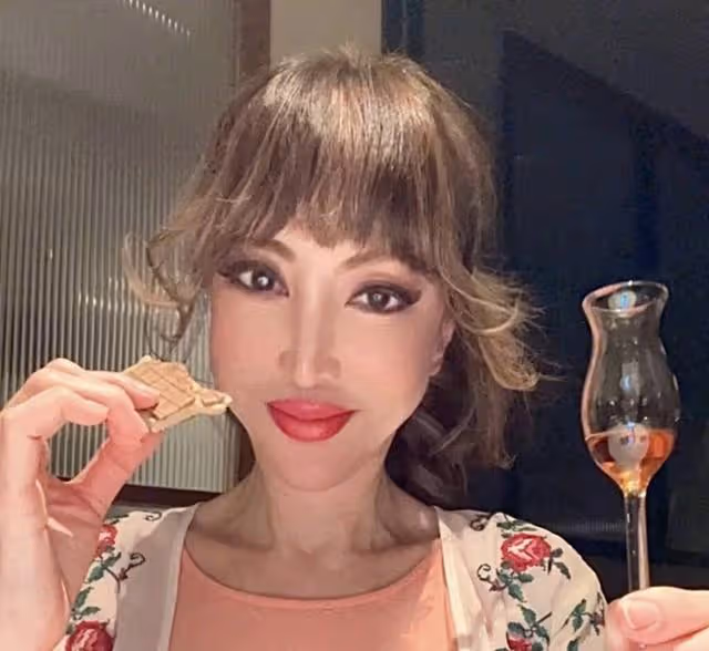 香港知名女星整容到走火入魔!患乳癌容貌大變,失婚後至今單身