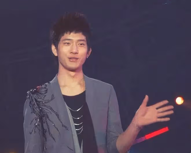 近水樓台先得月？除了胡歌之外，這4位男星也娶了自己的經紀人