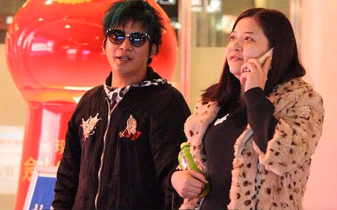 近水樓台先得月？除了胡歌之外，這4位男星也娶了自己的經紀人