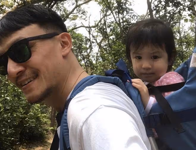 近水樓台先得月?除了胡歌之外,這4位男星也娶了自己的經紀人