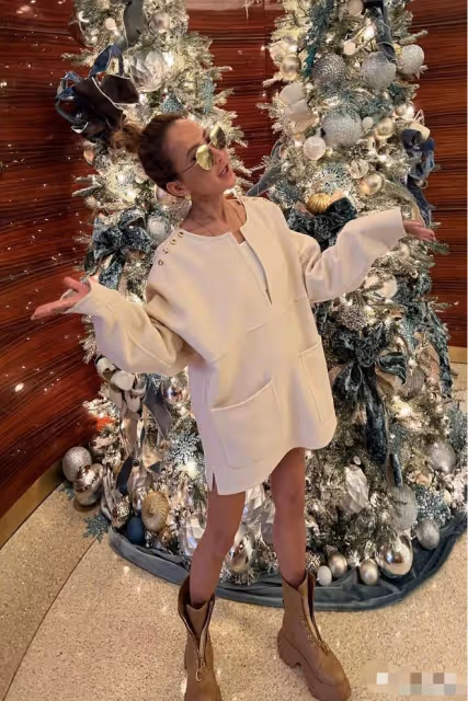 48歲李玟婚變後首曬照，為腳部做手術心態樂觀，曾痛到必須坐輪椅