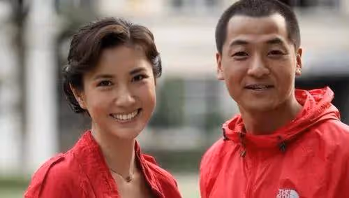 邊瀟瀟直播：網友一直說印小天好尷尬，影響了直播間的人氣和銷量